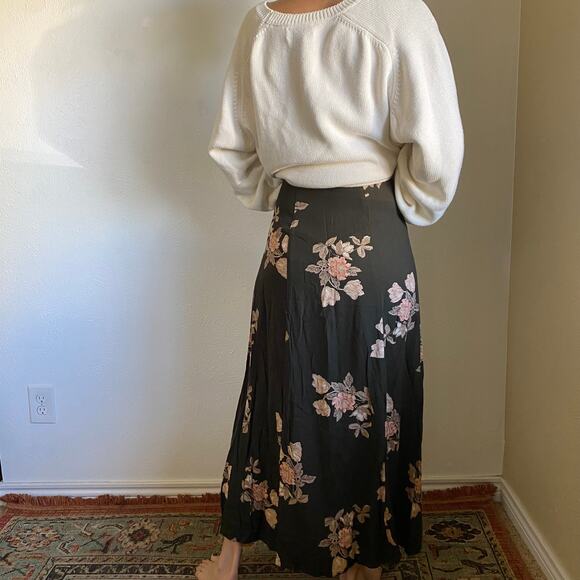 Vintage Floral Button Maxi Skirt - Picture 5 of 7